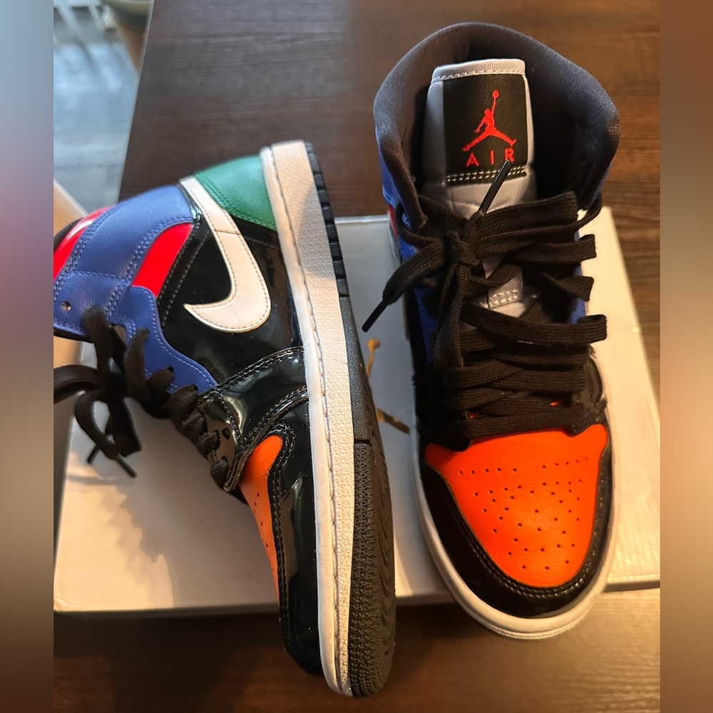Women’s Air Jordan 1 Mid SE-Size 7 - Picture 6 of 9